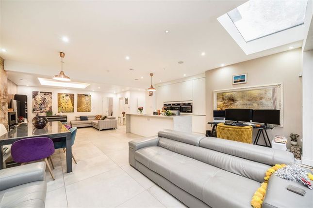 124, The Vale, London photo 4