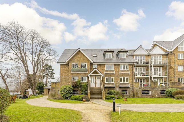Flat for sale in Thames Close, Hampton