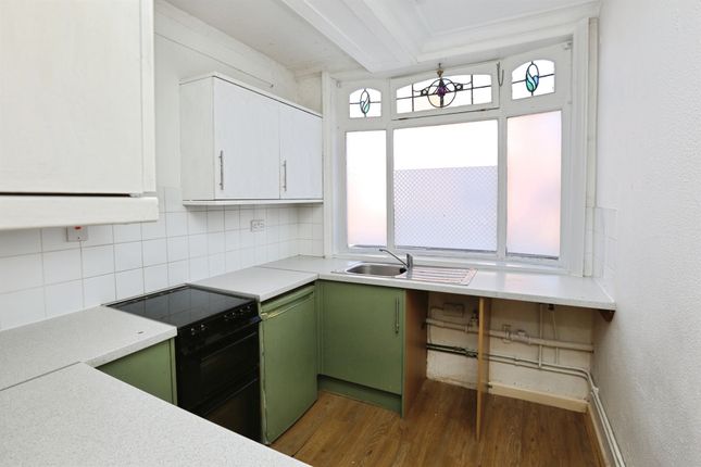Flat 3, Royal Oak Court, 76, Brockhurst Road, Gosport photo 3