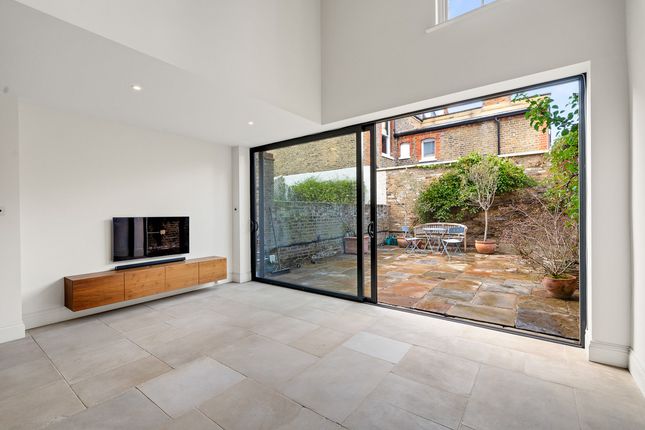 3, Kersley Street, London photo 4