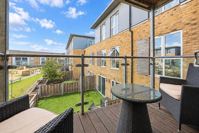 Flat 55, Brecon Lodge, Wintergreen Boulevard, West Drayton photo 5