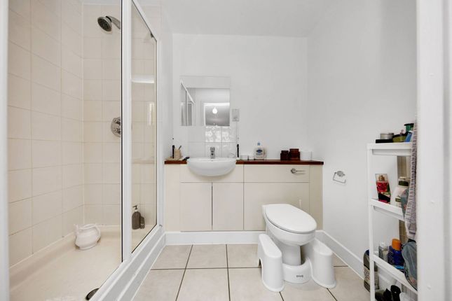 Flat for sale in Meath Crescent, Bethnal Green, London
