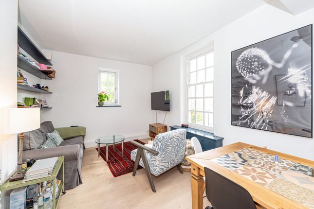 Flat 12, Leighton House, London photo 4
