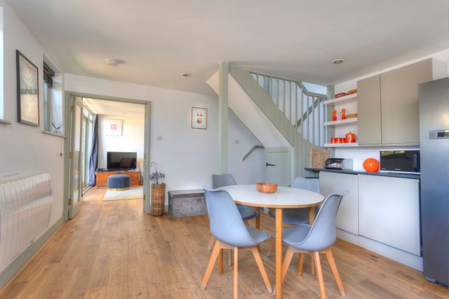 Coachhousekitchen2