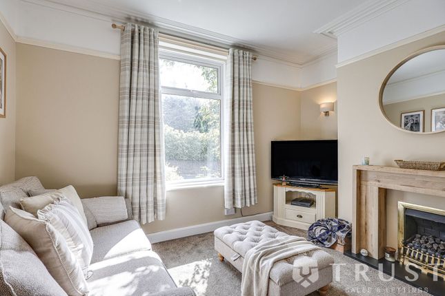 53 South Parade, Cleckheaton photo 3