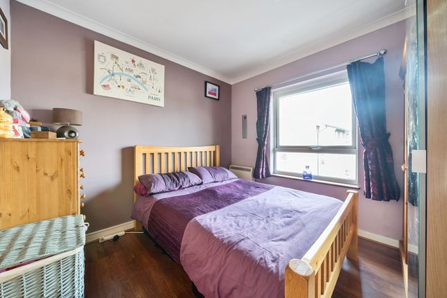 Flat for sale in Carters Close, Worcester Park