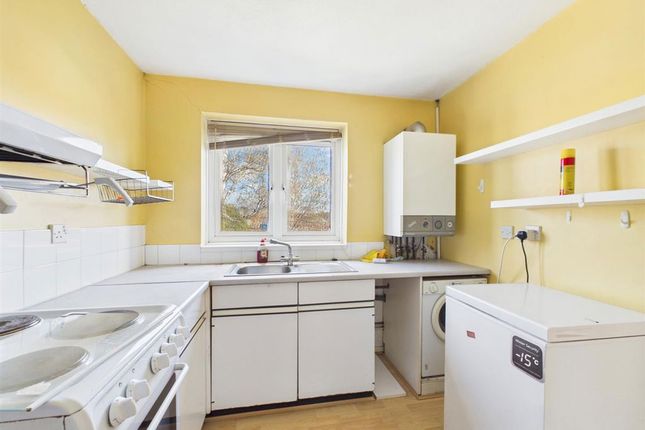 137, Sefton Avenue, Harrow photo 3