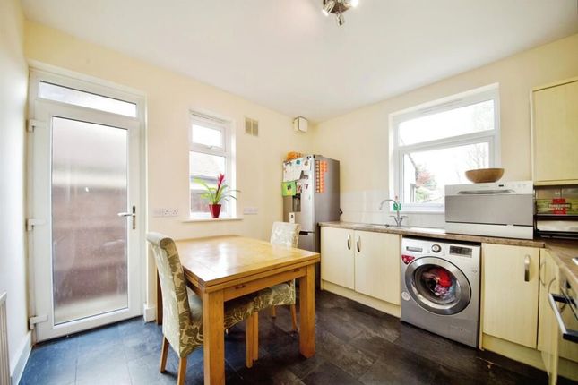 36, Squirrels Heath Road, Romford photo 2