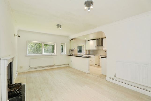 Flat 33/Walton Grange, Stafford Road, Stone photo 2