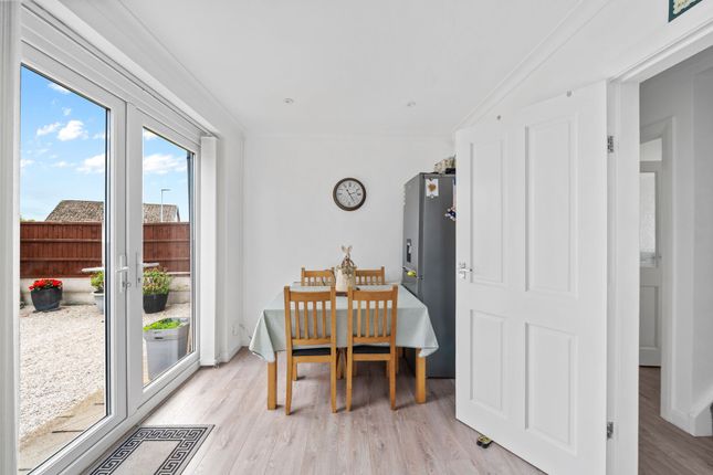 15 Bispham Drive, Wigan photo 4