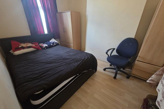 Flat, 55a High Street, Harrow, photo 5