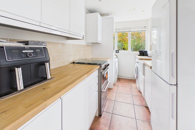 Silver Hill, Buckinghamshire photo 3