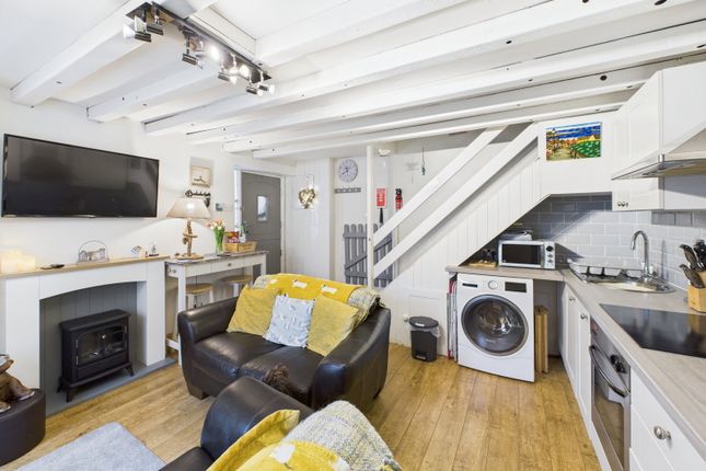 Amber Cottage,5 Carrs Yard, Whitby photo 3