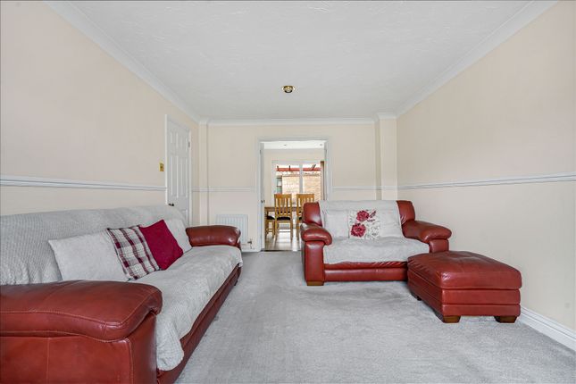 9 Burmoor Close, Huntingdon photo 3