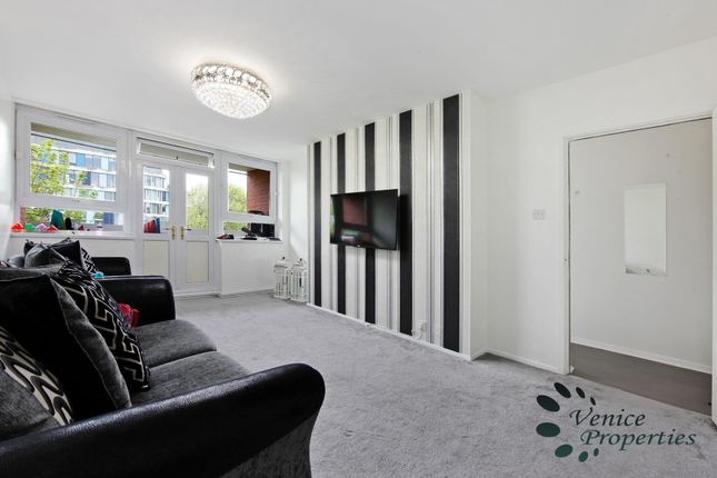 Thumbnail Flat to rent in Hall Place, London