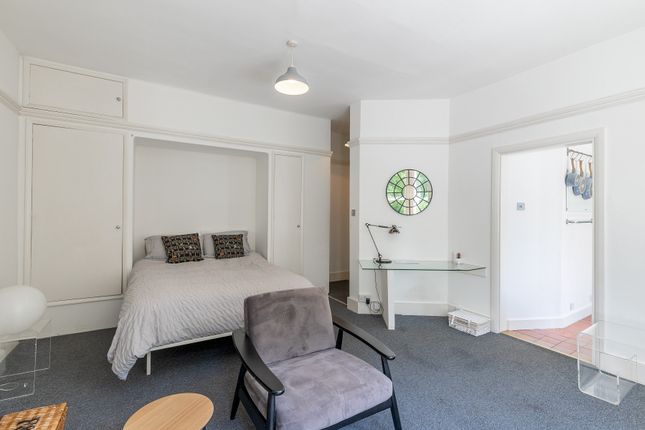 Flat 4, 40, Elsham Road, London photo 5