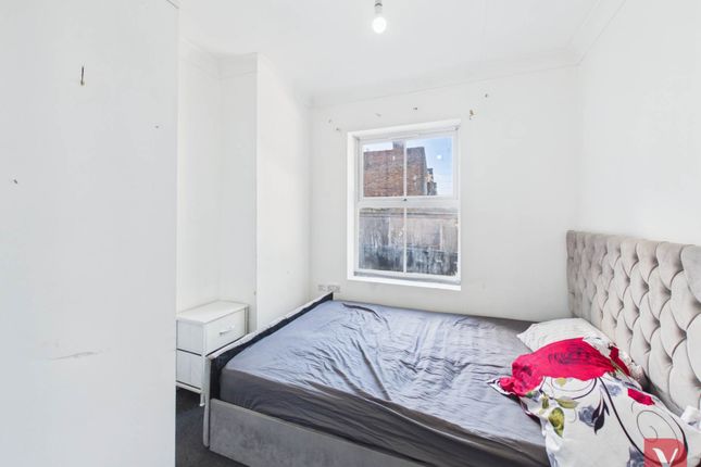 Flat 2, High Town Road, Luton photo 3