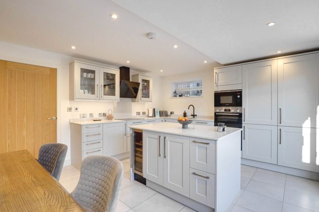 1, Hillview Close, Sonning Common photo 4