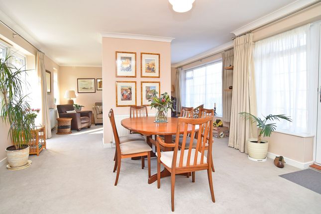 2 Rossett Holt Drive, Harrogate photo 2