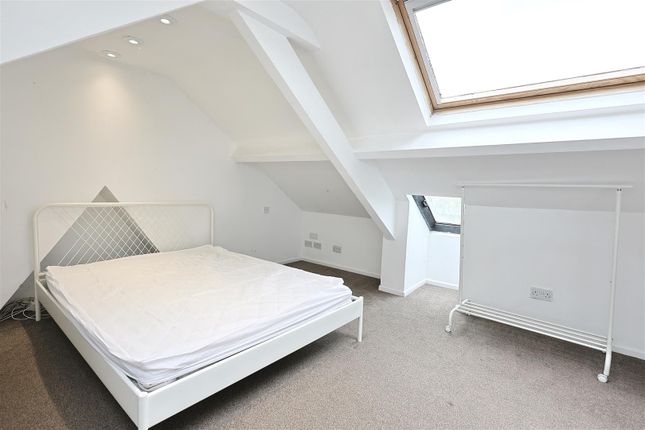 Valley View, Newcastle Upon Tyne photo 4