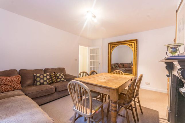 Flat for sale in Sussex Gardens, Hyde Park Estate, London