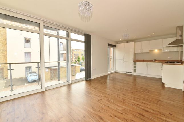 Flat 8 Mountstuart Court, Southcott Road, Teddington photo 3