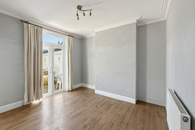 48, Hainault Avenue, Westcliff-on-sea photo 4