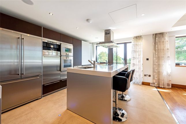 Flat for sale in Apartment 13, Charters, Charters Road, Sunningdale, Ascot, Berkshire