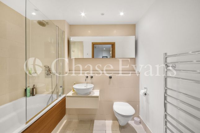Flat for sale in No. 1 West India Quay, Canary Wharf