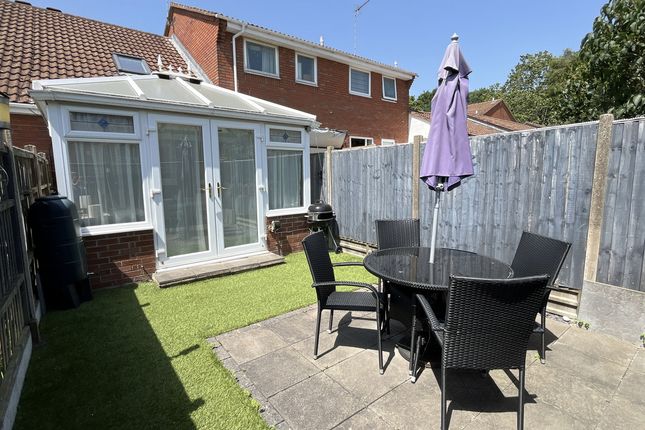48, Mapperton Close, Poole photo 3
