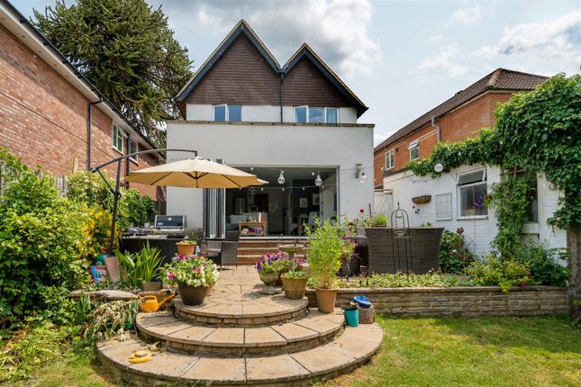 27, Forest Road, Crowthorne photo 2