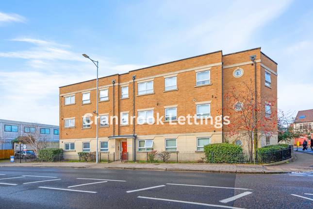 2-bed flat on Flat 11, Temple Court, Ilford, £350,000