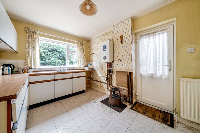 5, Saphora Close, Orpington photo 4