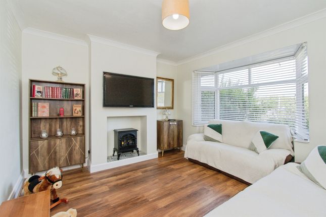 10, Glebelands, Knottingley photo 2