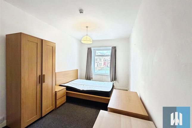 Room 4, 6A, Almondbury Bank, Huddersfield photo 3