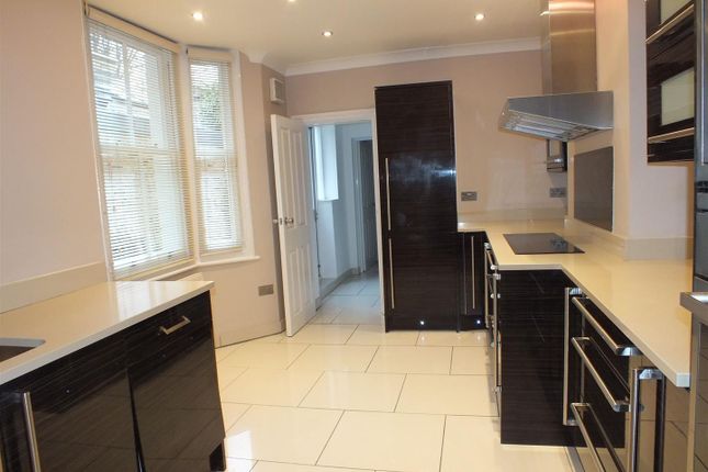 Flat to rent in Mansfield Road, London