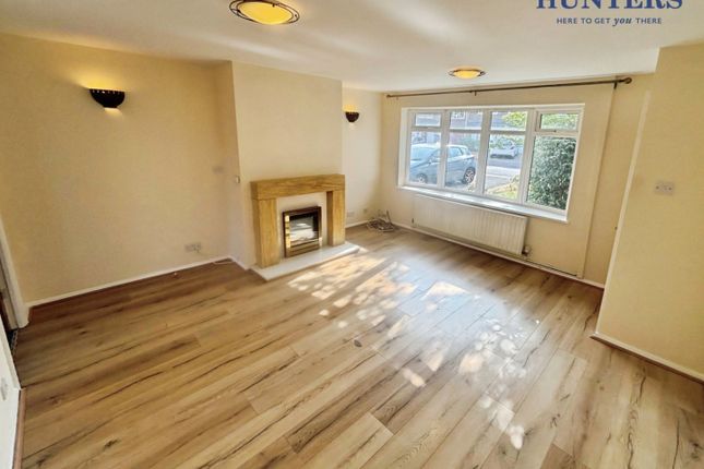 2, Lewis Close, Lichfield photo 2
