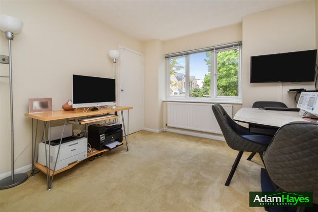 Flat 2, 16 Hermitage Court, Hillside Avenue, London photo 4