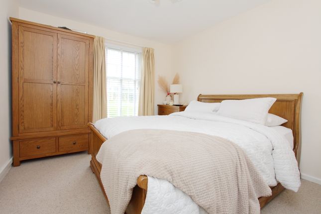 Flat for sale in Clatford Manor House, Andover, Andover