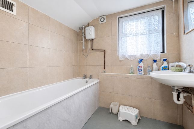 229, Desborough Road, High Wycombe photo 5