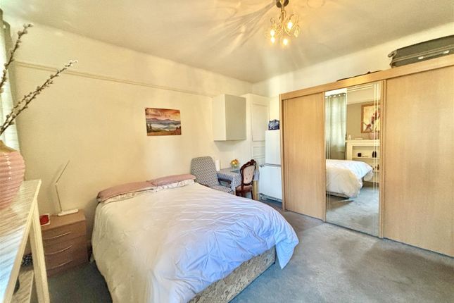 747A, London Road, Westcliff-On-Sea photo 4