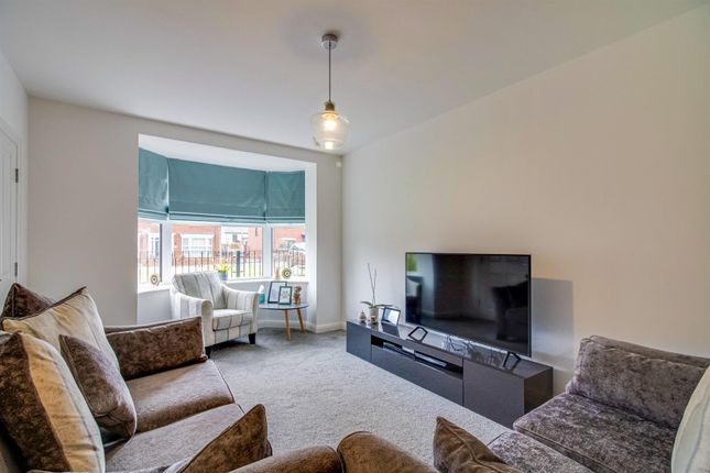 Town house for sale in Thornesgate Gardens, Wakefield