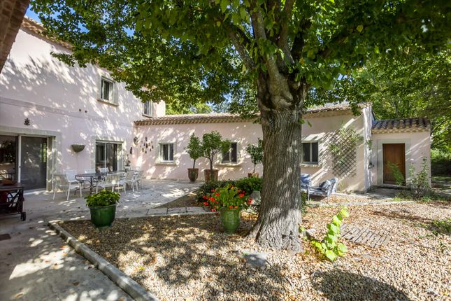 Property for sale in L'isle-Sur-La-Sorgue, Vaucluse, Provence-Alpes-Côte D'azur, France