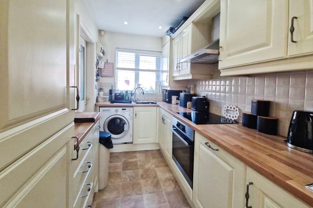 1, Charlton Fold, Manchester photo 4
