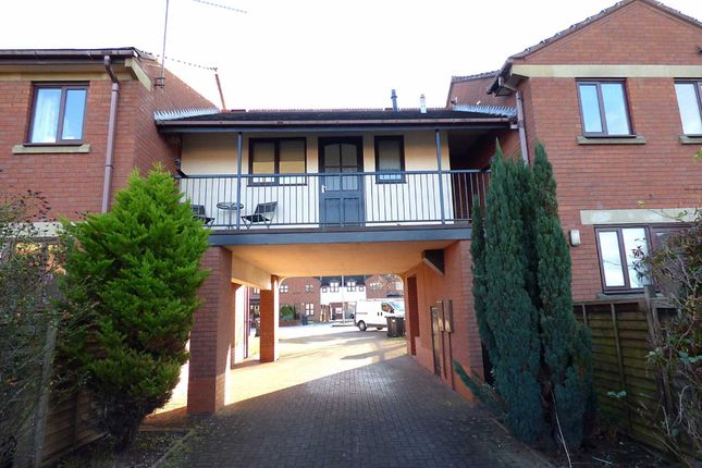 Flat to rent in Bicton Avenue, Worcester