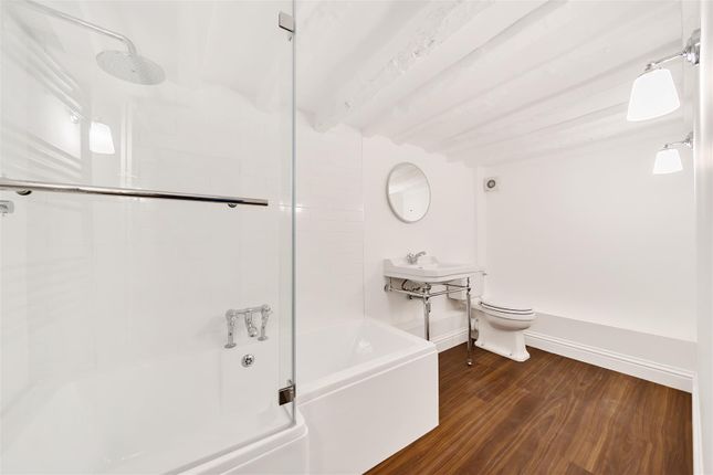 Flat 1, Rio House,, High Street, Ripley photo 4