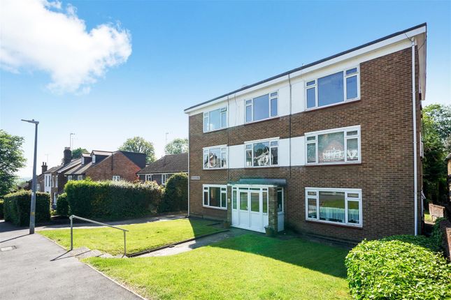 Flat to rent in Roman Lodge, Russell Road, Buckhurst Hill