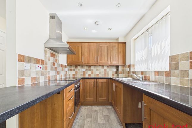 11 Balmoral Court, Captain Webb Drive, Telford photo 4