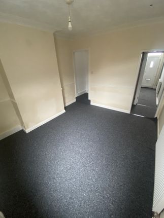 30 Hampton Street, Netherton, West Midlands photo 5