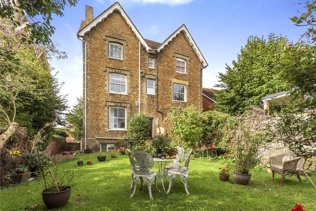 1-bed flat on Flat 4, 34, Stoke Road, Guildford, £200,000